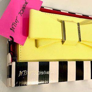 Betsey Johnson Wallet with Bow - XOZIPP-A - Yellow